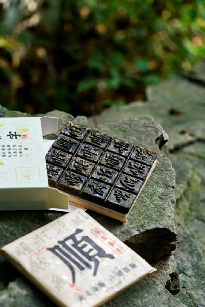 【温州晚报】顺茶活字和瓯塑摆屏入选“2025长三角伴手礼”