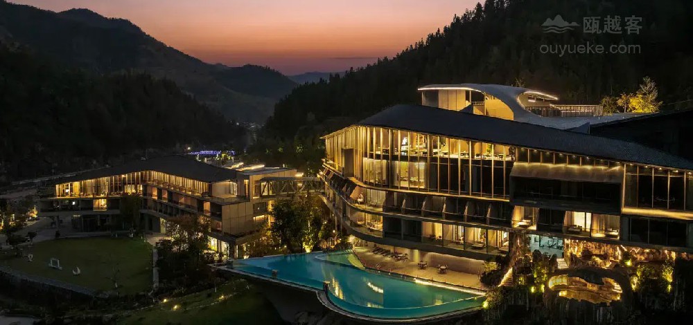 温州文成龙麒源芳草地度假酒店